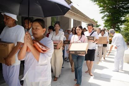 ภาพงานถวายเทียนพรรษา วัดป่าเลิศธรรมนิมิต ลำดับที่ 2-13