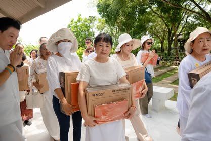 ภาพงานถวายเทียนพรรษา วัดป่าเลิศธรรมนิมิต ลำดับที่ 1-17