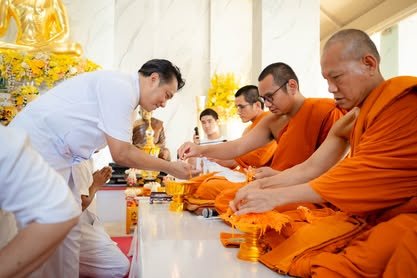 ภาพงานถวายเทียนพรรษา วัดป่าเลิศธรรมนิมิต ลำดับที่ 2-188